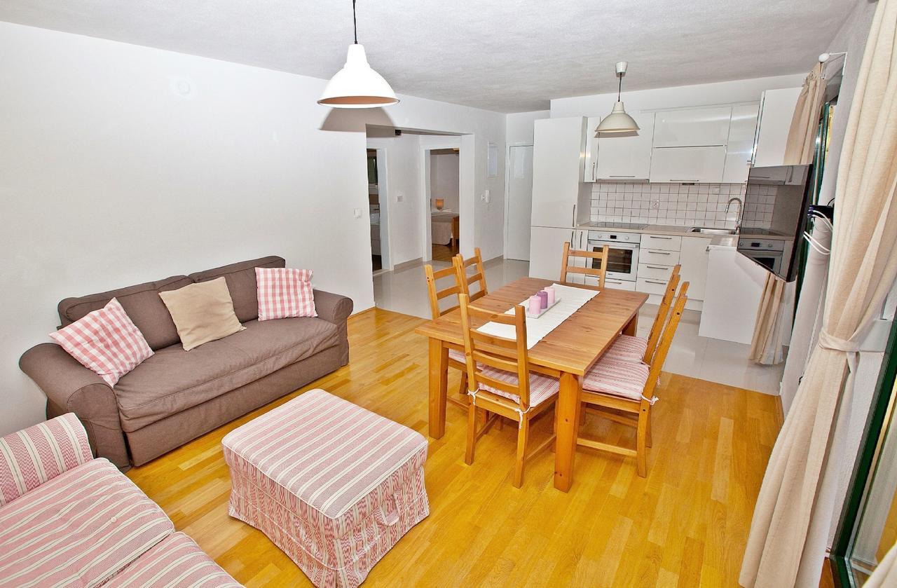 Apartments Roses Stobrec Luaran gambar