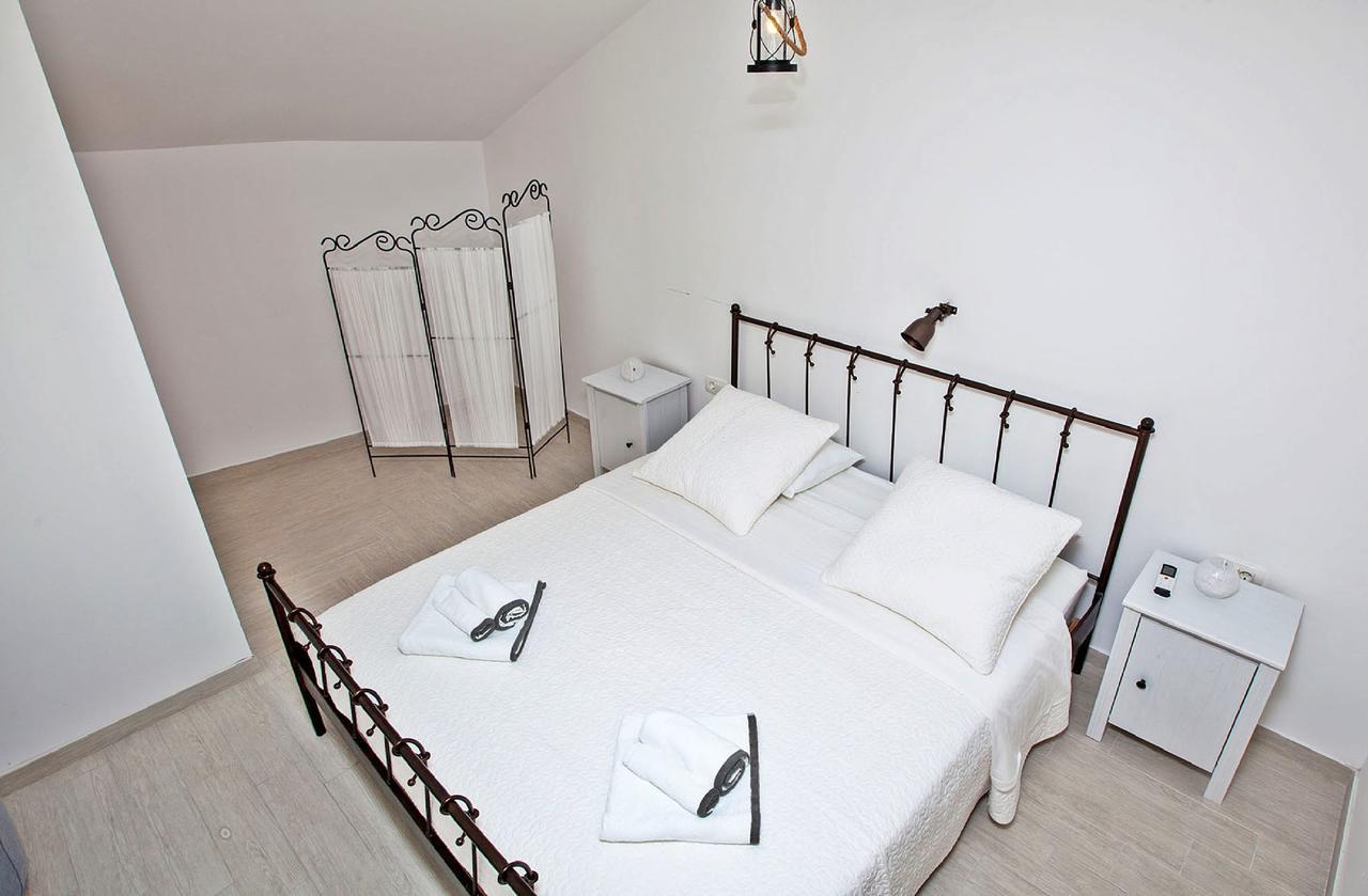 Apartments Roses Stobrec Luaran gambar