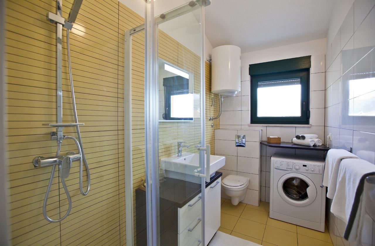Apartments Roses Stobrec Luaran gambar
