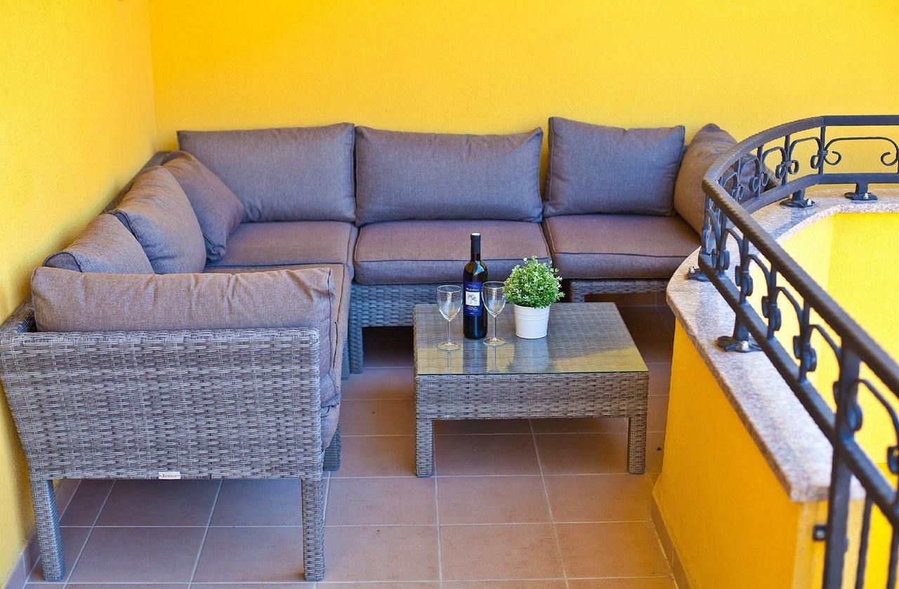 Apartments Roses Stobrec Luaran gambar