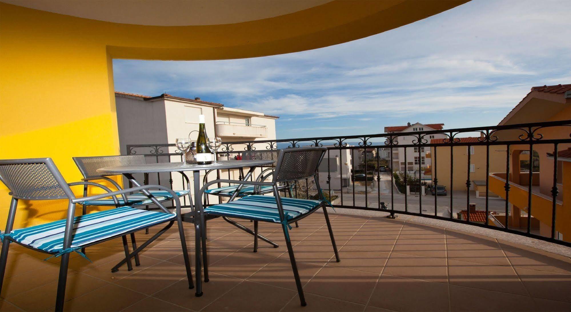 Apartments Roses Stobrec Luaran gambar