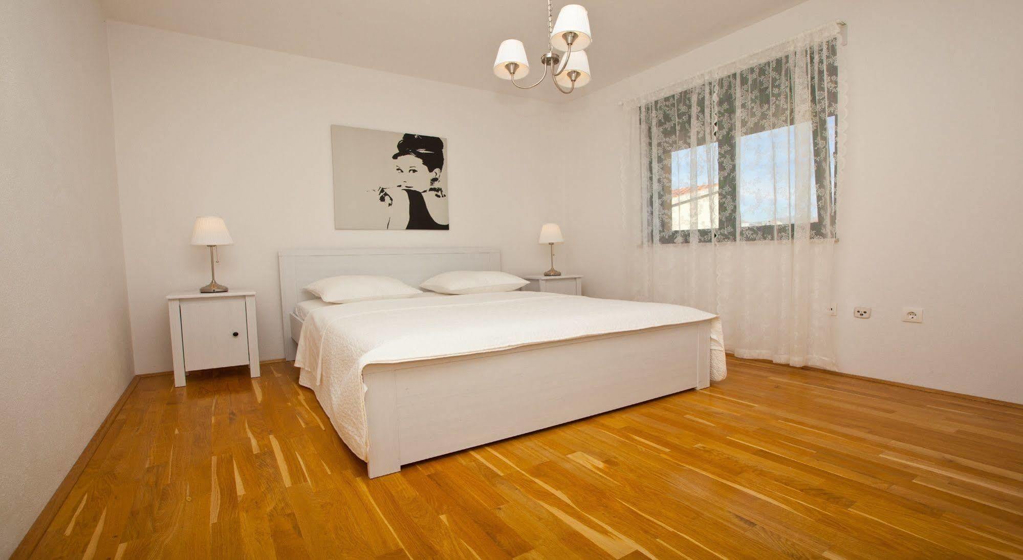 Apartments Roses Stobrec Luaran gambar