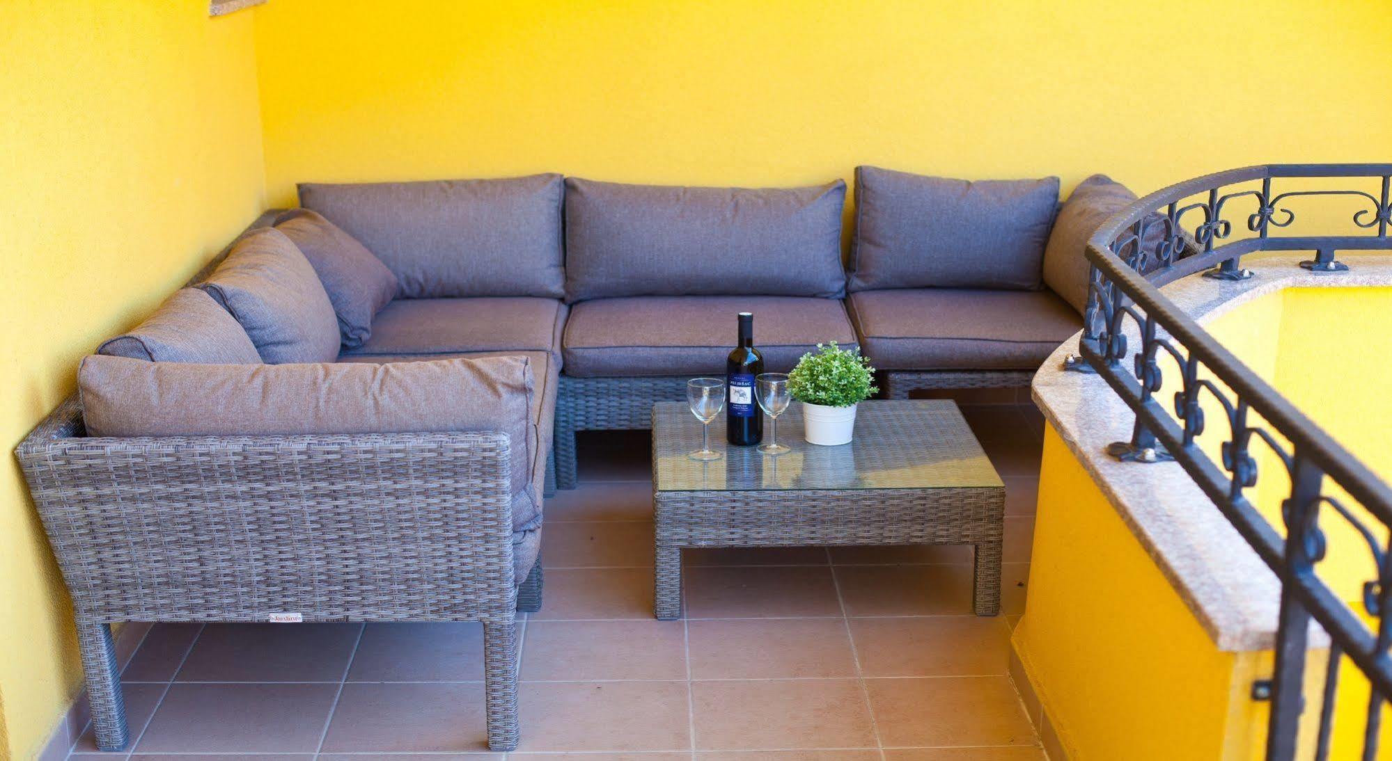 Apartments Roses Stobrec Luaran gambar