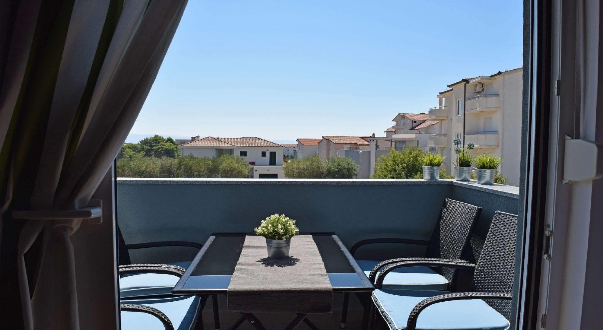 Apartments Roses Stobrec Luaran gambar