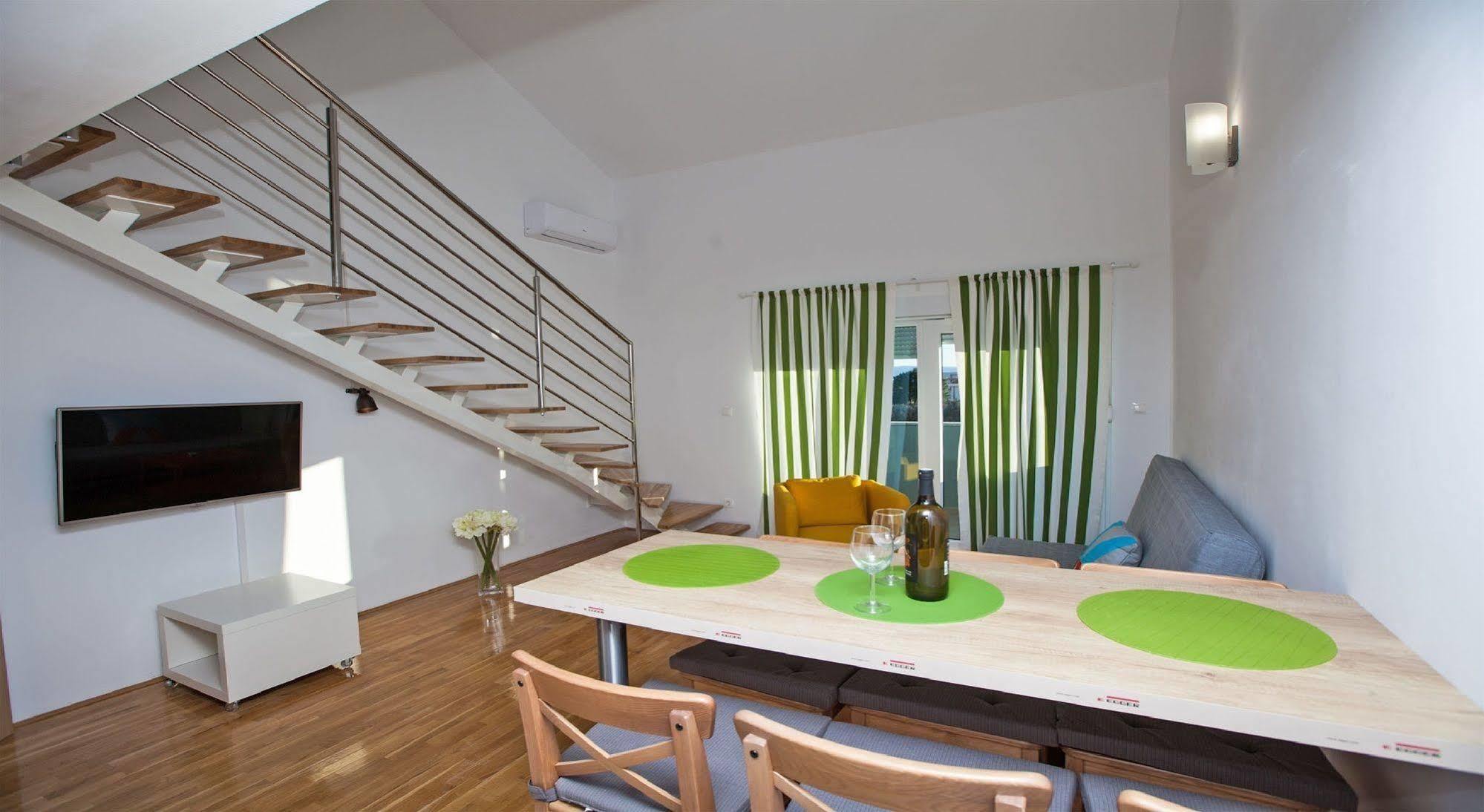 Apartments Roses Stobrec Luaran gambar
