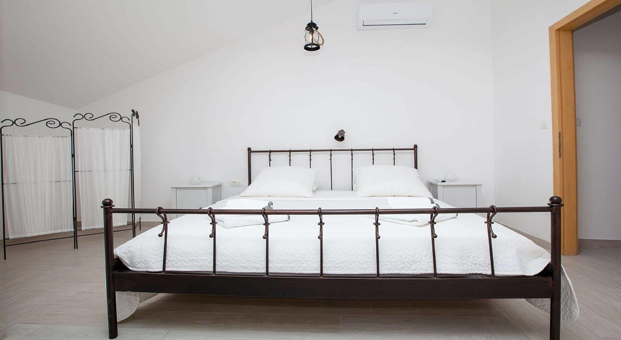 Apartments Roses Stobrec Luaran gambar